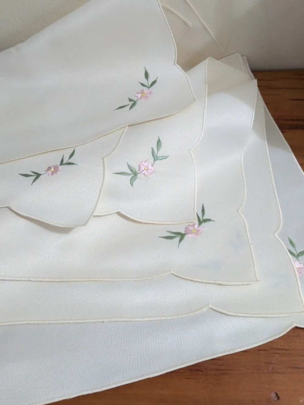 Vintage Polyester Satin Floral Embroidered Cutwork Tablecloth with Napkins